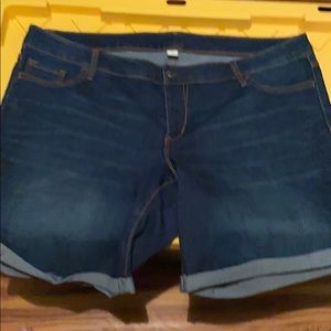 Old navy jean shorts size 22